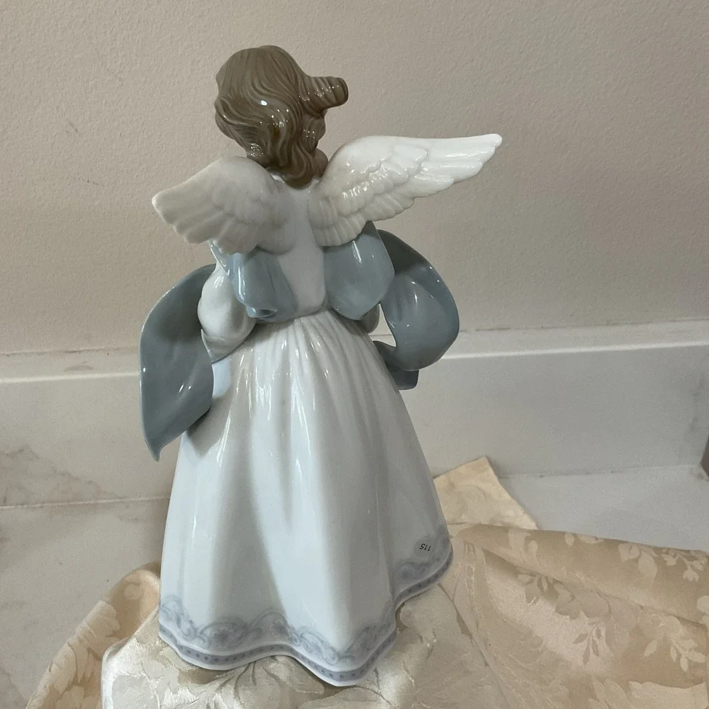 LLADRO Angel Cantor Rejoice #6321 Christmas Tree-Topper Figurine